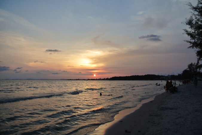 Sunset on Occheuteal beach
