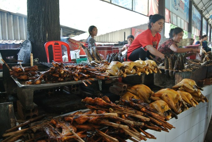 Food market in Kien Svay