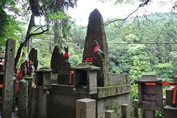 Foxes abound here, for they are said to be Inari's messengers 