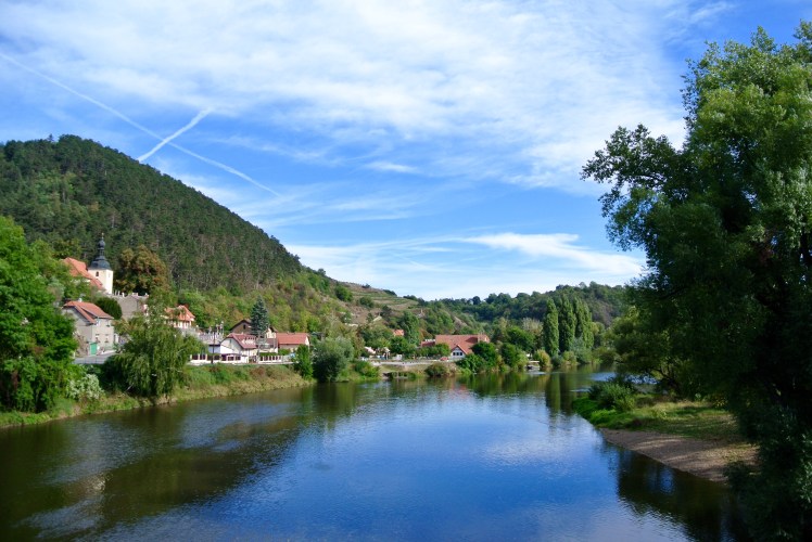 Naturesque scenery on my walk to Karlstejn Castle 